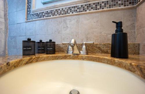 Southeast Yonkers Apartamento | 3bedroom APT with balcony & free street parking