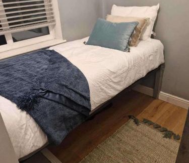 Broadheath Casa | 3Bedroom-Sleeps5-WiFi-SingleCarParking