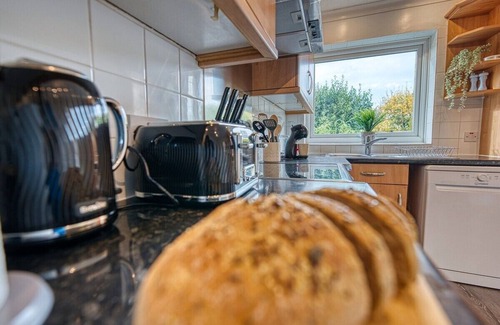 Stratton Casa | 3bedrooms | Free Parking | Pet Friendly | Garden