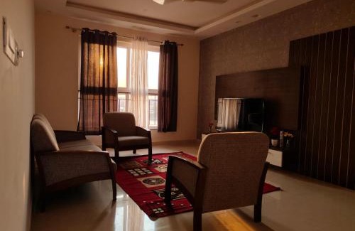 Agara Apartamento | 3BHK- View of Pool, Lake, Sunset With Maid on 6th floor only for Families