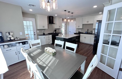 Schenectady Casa | 3Br, 1.5Ba Full Kitchen Central AC, Heat BBQ Firepit Spacious Equiped Generator+