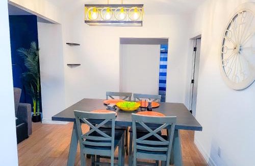 South Central Houston Casa | 3BR 1King 2Full 1Queen 1 Sofa Queen Beds DwnTwn Med Center