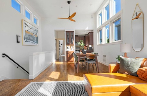 Seattle Metro Area Casa | 3BR 2.5BA The Orcas Parkside
