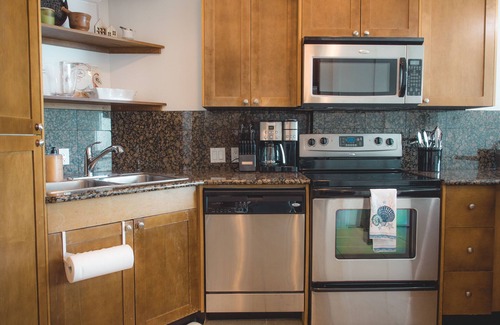 Galveston Condominio | 3BR/2BA Beachfront Unit with Amazing Amenities