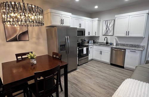 Joplin Casa | Brand New Guest Suit! 3BR, 2BA. Pool, Theatre Room, Hot Tub!
