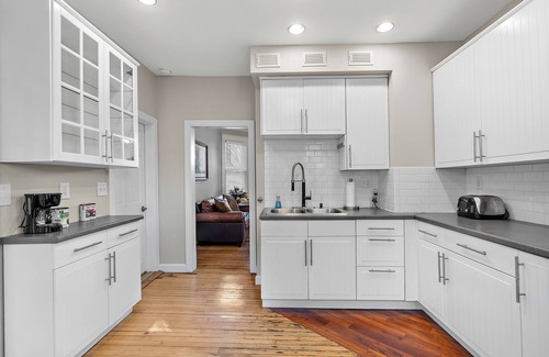 West Seventh Casa | 3br 2ba hse AC WiFi 3 blks to Xcel Event Center, dining,&bars 6.8 mls to airprt