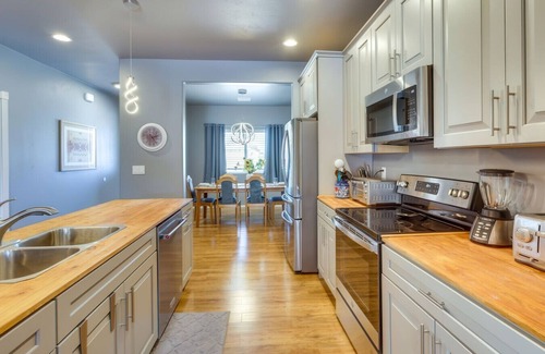Kingman Casa | 3BR 2BA - Kingman Home w/Patio & Fire Pit