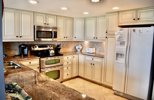 Briarcliffe Acres Condominio | 3BR / 2BA frente al mar- $ ave! $ ummer $ pecials !!-Una vista del sur-hermosa cocina!