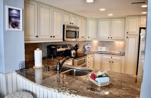 Briarcliffe Acres Condominio | 3BR / 2BA frente al mar- $ ave! $ ummer $ pecials !!-Una vista del sur-hermosa cocina!