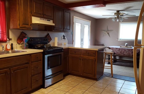 Skiatook Casa | 3BR / 2BA Skiatook Lake House - ¡La mejor vista sobre el lago!