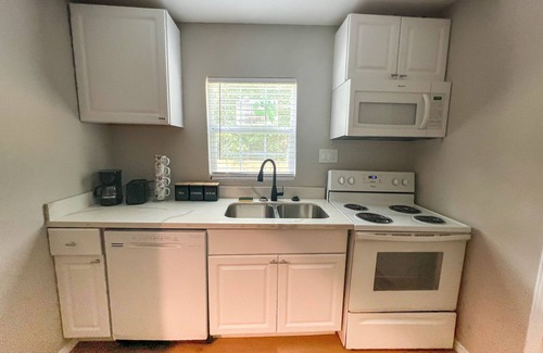 North Shore Casa | 3br/2bath, Hammock /Huge yard/House to yourself