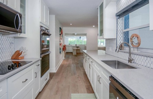Jupiter Apartamento | 3BR/3.5BA w/ Private Intracoastal Beach Access, Hot tub, & Pool