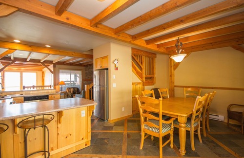 Big White Ski Resort Casa | 3BR 3 baños casa de pueblo-jacuzzi privado, esquí en skiout