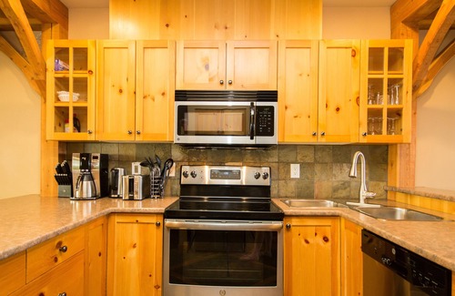 Big White Ski Resort Casa | 3BR 3 baños casa de pueblo-jacuzzi privado, esquí en skiout