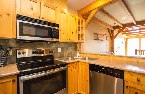 Big White Ski Resort Casa | 3BR 3 baños casa de pueblo-jacuzzi privado, esquí en skiout