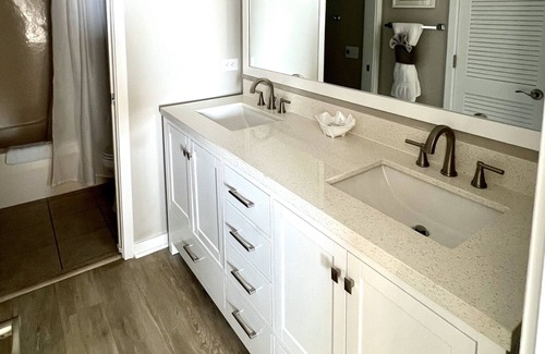 Briarcliffe Acres Condominio | 3BR / 3BA Ocean View-11th Floor-Corner Unit-New Kitchen, Bev. Más fresco, pisos nuevos!