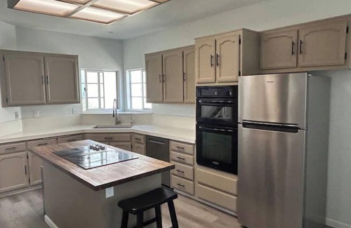 Discovery Bay Casa | 3BR/3BA Golf Gem Near Marina