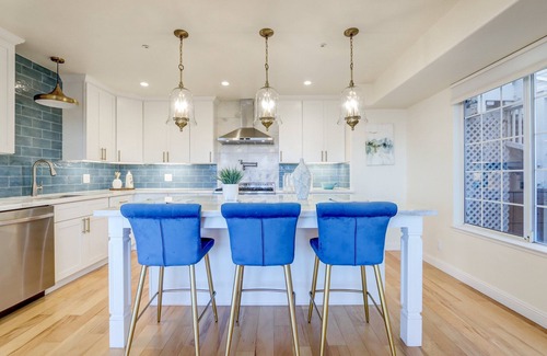 South San Francisco Casa | 3BR/3BA Home with panoramic view