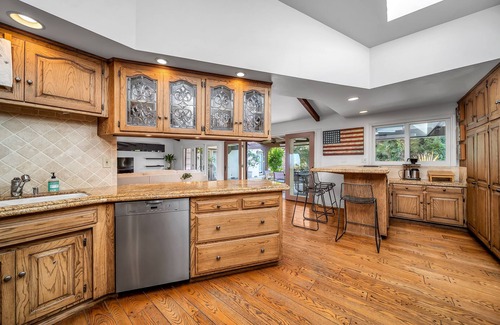 Eastern Malibu Villa | 3BR/3BA Ocean View Retreat w/ pool/hot tub/bbq/parking