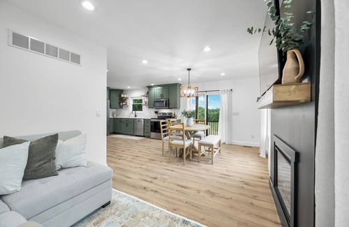 Vallonia Casa | 3BR/3BA Peaceful Retreat - Fire pit & Game room