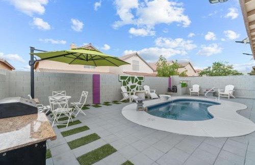 Spring Valley Casa | 3BR - 3BA w Pool & BBQ -15 Mins to Strip & Airport