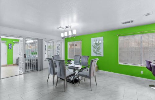 Spring Valley Casa | 3BR - 3BA w Pool & BBQ -15 Mins to Strip & Airport