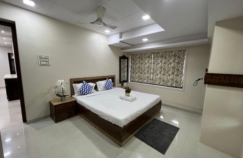 Parel Apartamento | 3BR Aparment in Parel by Flora Stays