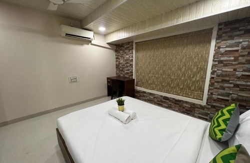 Parel Apartamento | 3BR Aparment in Parel by Flora Stays