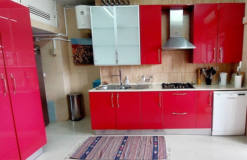 Luanda Apartamento | 3BR Bayfront, Safe & Vibrant!