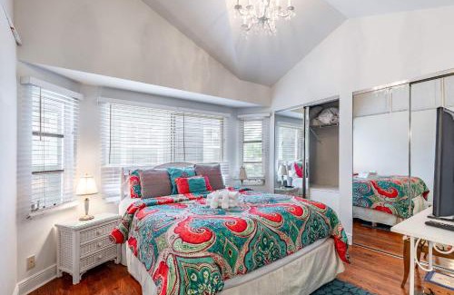 Lake Worth Casa | 3BR Beach Getaway with Pool, Bikes & BBQ