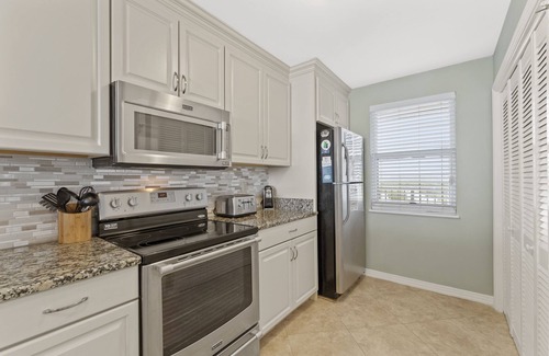Gulf Pines Condominio | 3BR Beachfront Condo at Hidden Dunes! Pool, Hot tub, Beach Views from Balcony