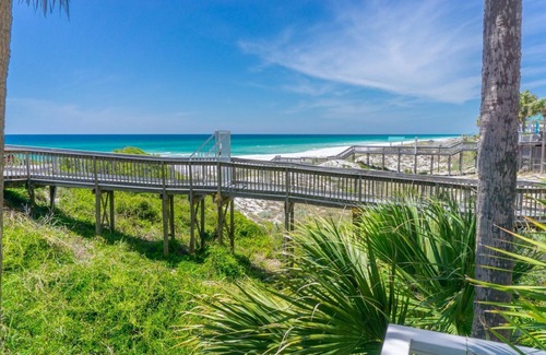 Gulf Pines Condominio | 3BR Beachfront Condo at Hidden Dunes! Pool, Hot tub, Beach Views from Balcony