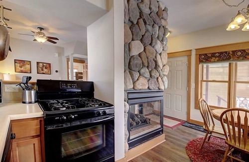 Granby Cabina | 3br cabin on Fraser River, Fish, Ski, Hike, Golf