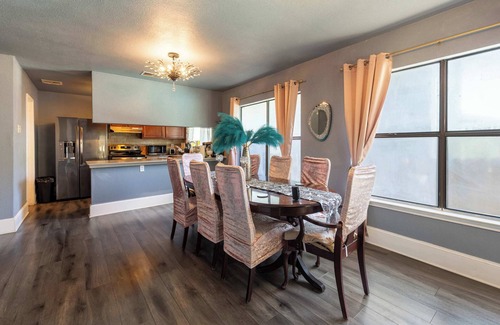 North San Antonio - SAT Casa | 3BR Charming House with BBQ & Near Pearl District