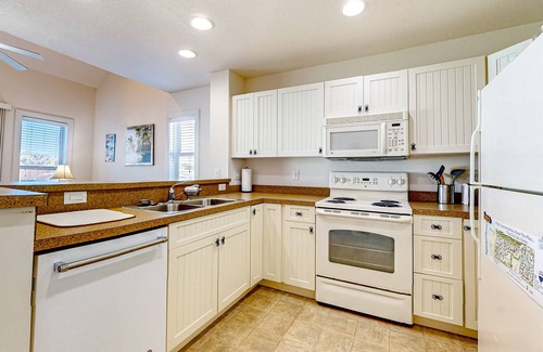 Bermuda Bay Casa | 3BR coastal retreat with pool, gym, W/D, & balcony