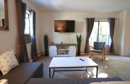 Arborview Neighborhood Casa | 3BR Duplex, Easy Walk to Downtown Ann Arbor