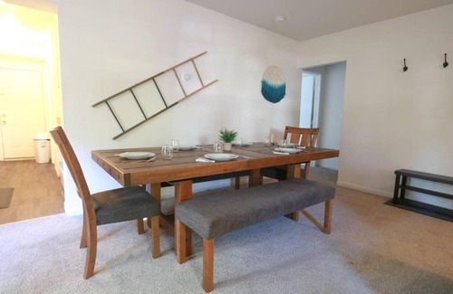 Arborview Neighborhood Casa | 3BR Duplex, Easy Walk to Downtown Ann Arbor