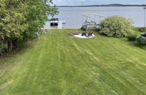 Shawano Cabaña | 3BR family friendly cottage on Shawano Lake with water access