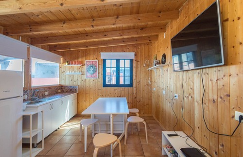 Caleta de Arriba Chalet De Esquí | 3BR Fronton Wave - Ocean View & Parking