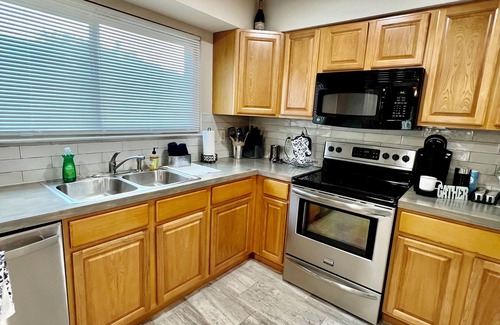 North San Antonio - SAT Casa | 3BR Furnished Retreat w/ Yard, BBQ & Fast Wi-Fi – San Antonio