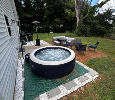 Paw Creek Casa | 3BR Getaway Hot Tub Games Family Fun
