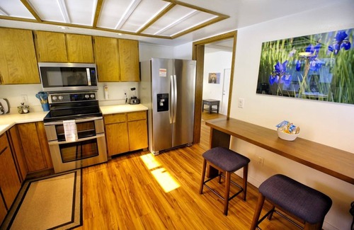 Back Loop Casa | 3BR Home in Valley - King Beds & bunk beds