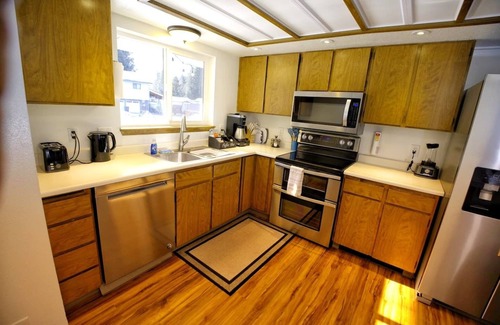 Back Loop Casa | 3BR Home in Valley - King Beds & bunk beds