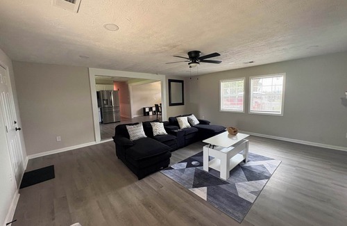 Snellville Casa | 3BR home-Near Hospital & Shops