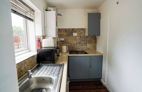 Kennington Casa | 3BR Home Near Hounslow West Tube Station