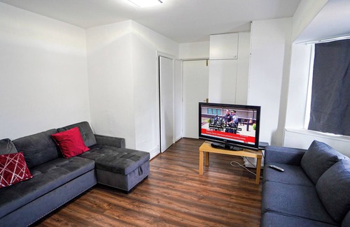 Kennington Casa | 3BR Home Near Hounslow West Tube Station