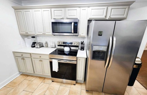 Cliftondale Casa | 3BR Home w/ Fast Internet & Work Space near Atlanta Airport Magnolia Hill House