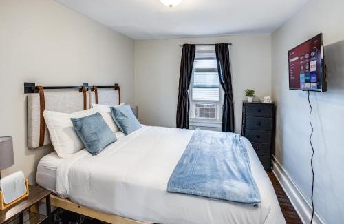 Downtown Rochester Apartamento | 3BR Home with In-Unit Laundry, Parking, Sound Bar