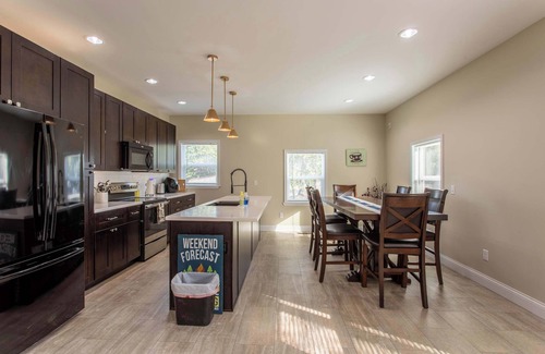 Mountain Home Casa | 3BR House By Lake with BBQ, Fire Pit & EV Charger