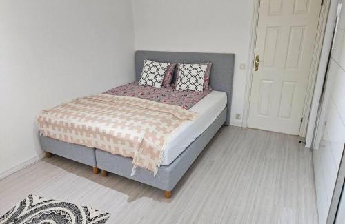 Soder Casa | 3Br House Sleeps 7 with Balcony-Garden-Bbq-FreeP